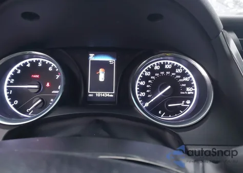 2020 Toyota Camry Le z USA, uszkodzony, nr VIN 4T1C11AK6LU985204